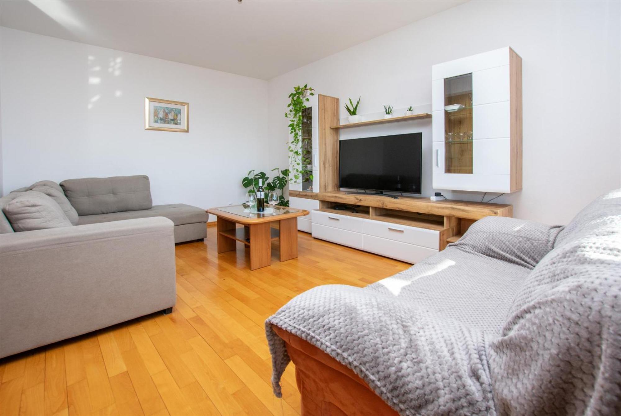 Apartment Zdravko-with parking Omiš Zewnętrze zdjęcie
