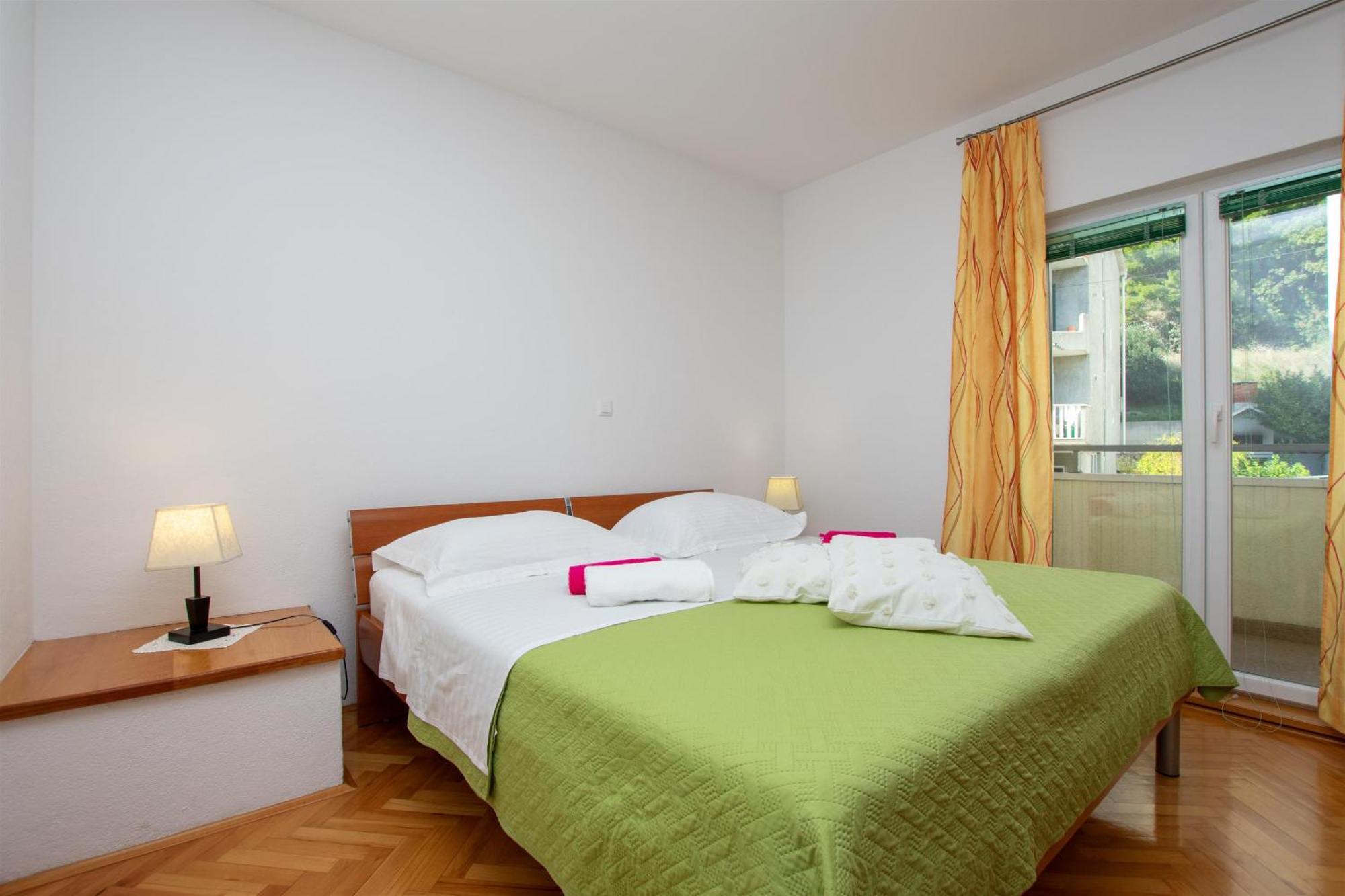 Apartment Zdravko-with parking Omiš Zewnętrze zdjęcie