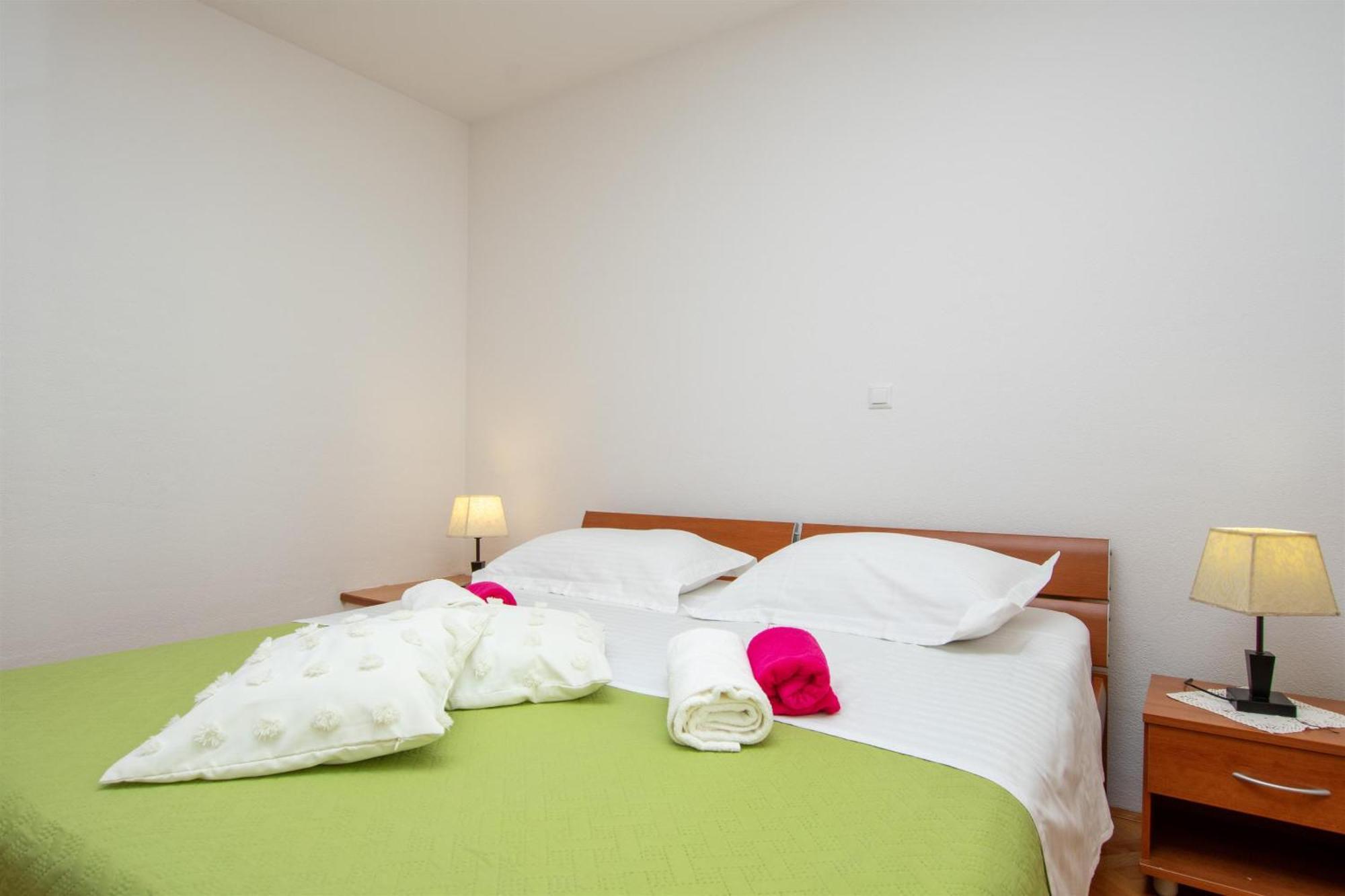 Apartment Zdravko-with parking Omiš Zewnętrze zdjęcie