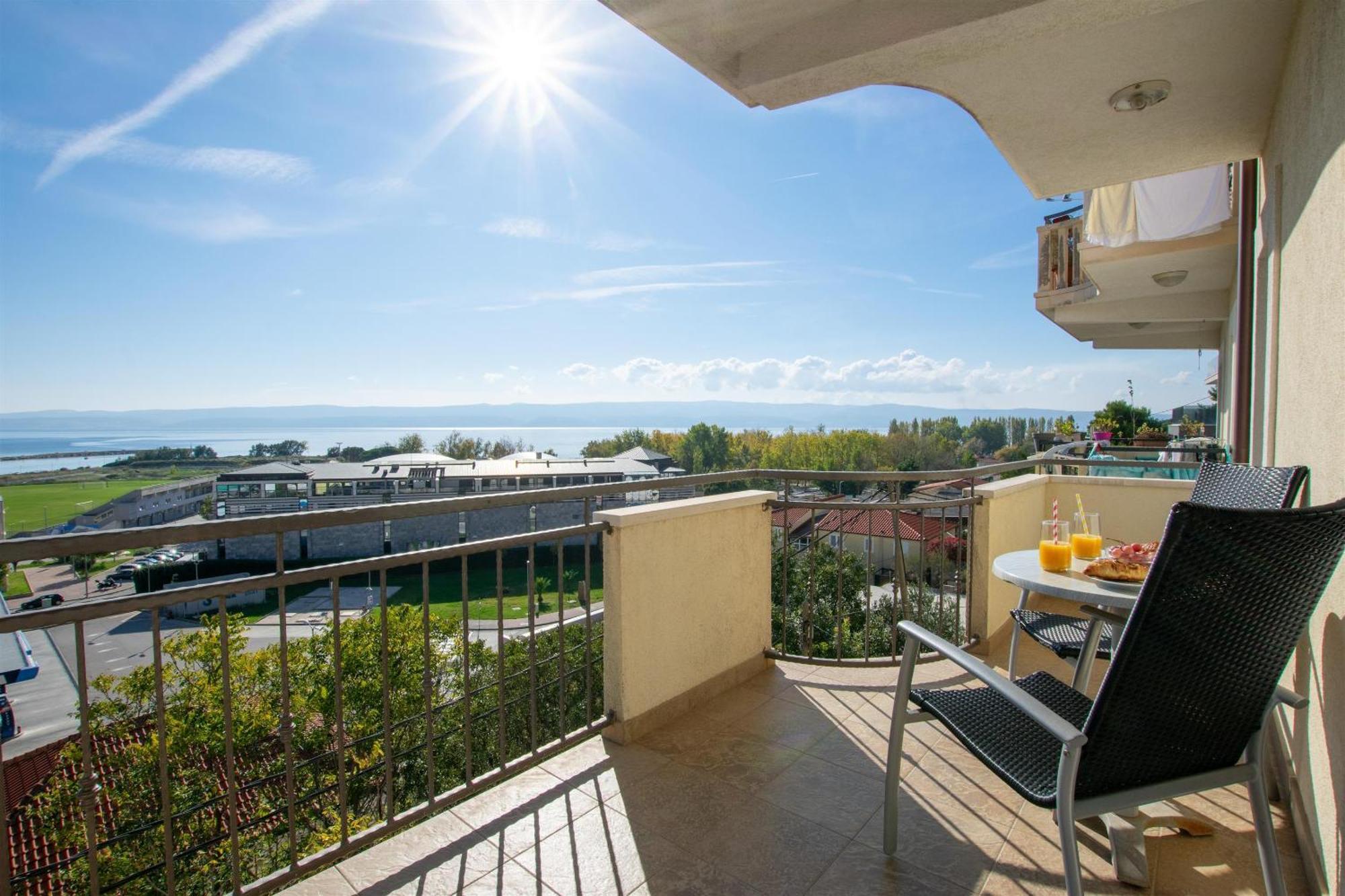 Apartment Zdravko-with parking Omiš Zewnętrze zdjęcie